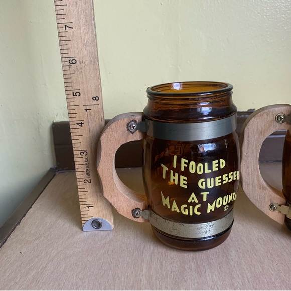 Vintage Lot of 2 Magic Mountain Glass Souvenir Mugs I Fooled The Guesser - Picture 5 of 8
